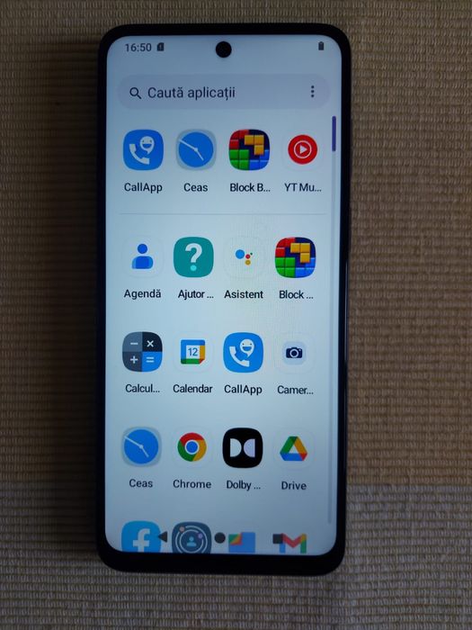 Vând Motorola G13, duos, stare foarte bună