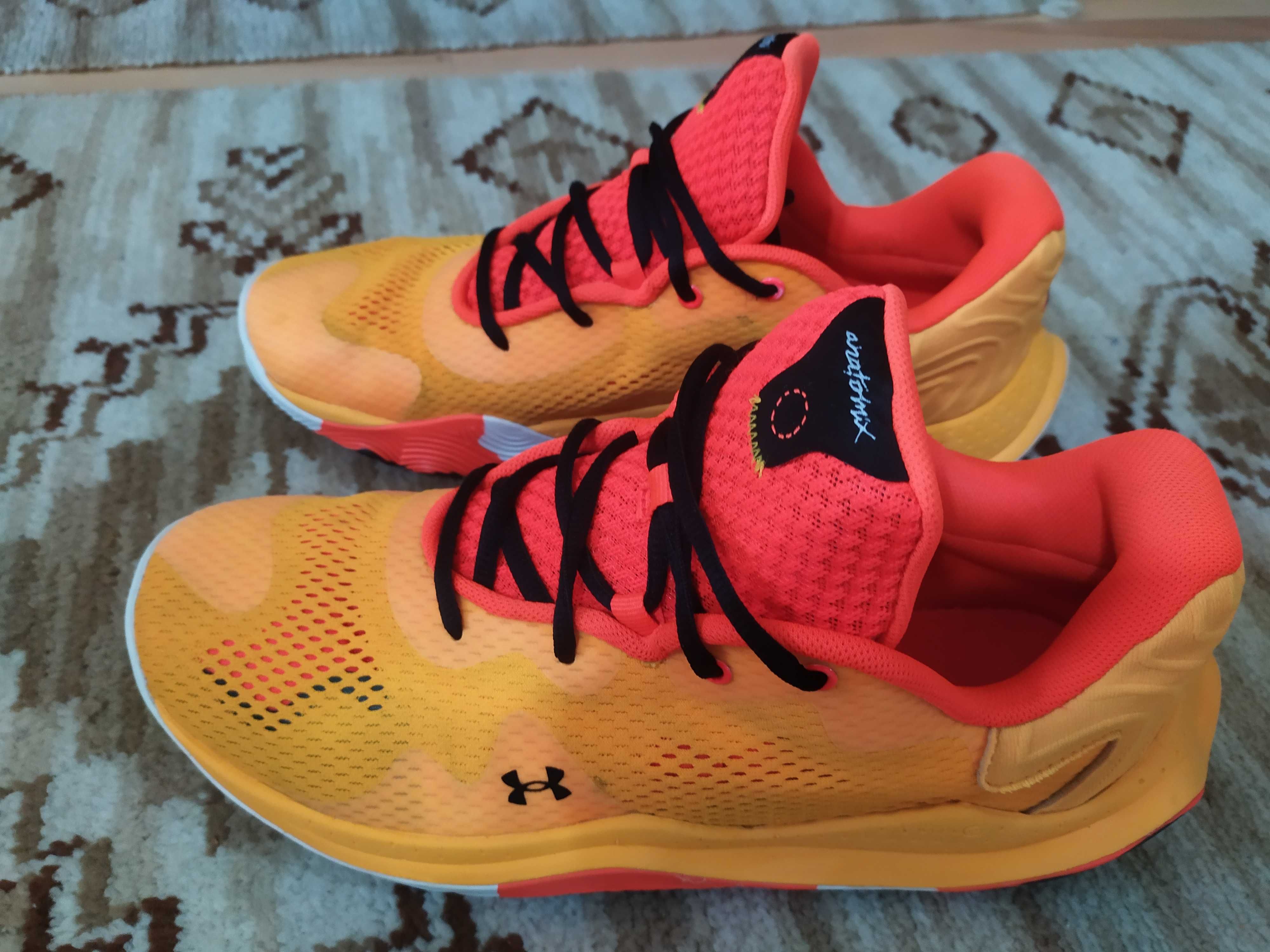 UnderArmour   43