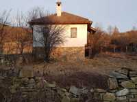 Продавам къща в село Гумощник