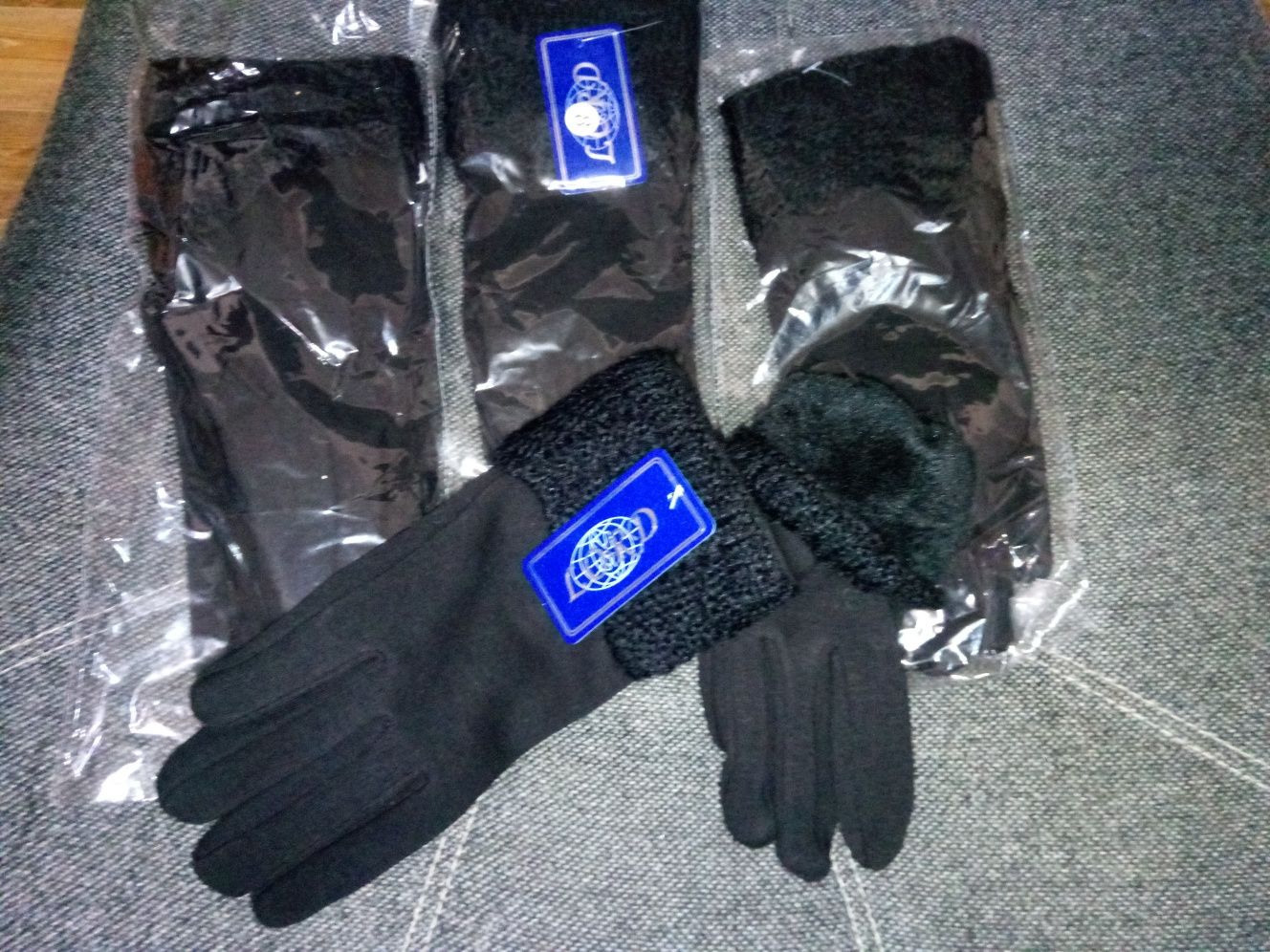Продам зимние теплые женские перчатки