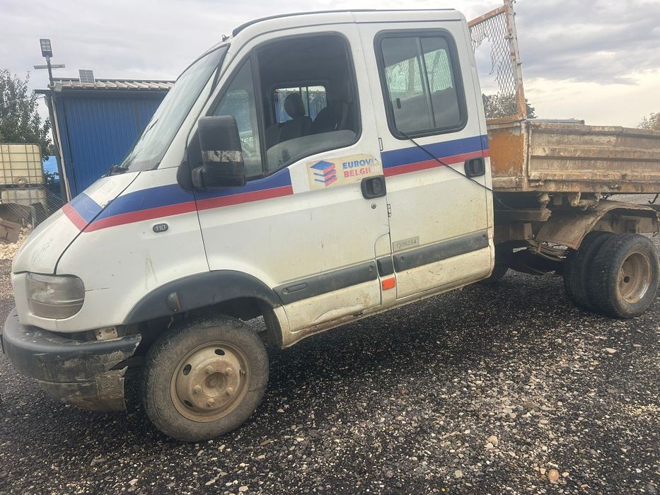 Dezmembrez Renault mascott 2002