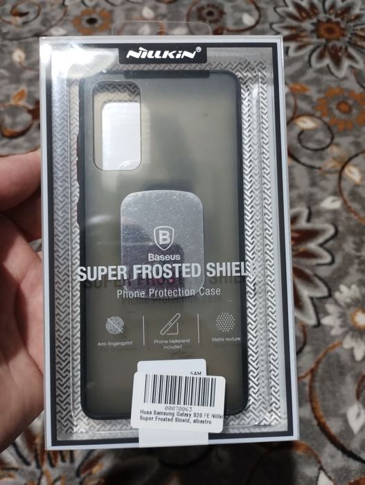 Huse  și telefoane !