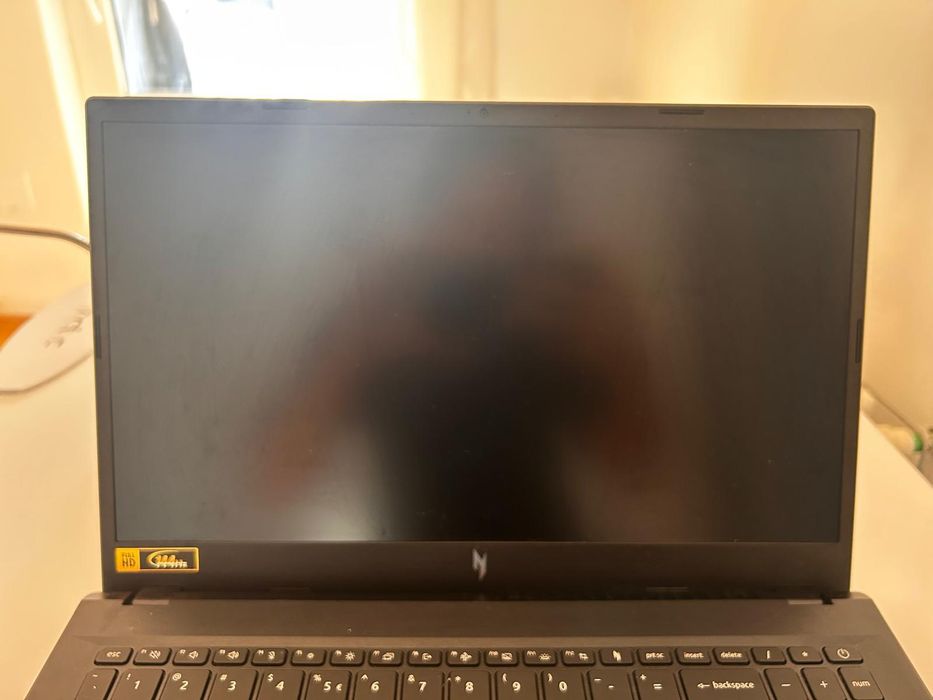 Laptop procesor Ryzen 7737 placa video Geforce nvidea rtx 3050