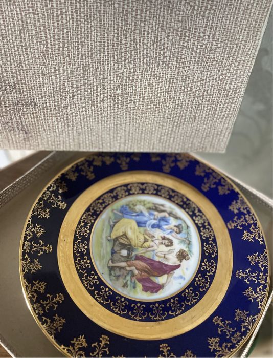 Фарфоровое блюдо" Мадонна" Carlsbad Bohemia кобальт