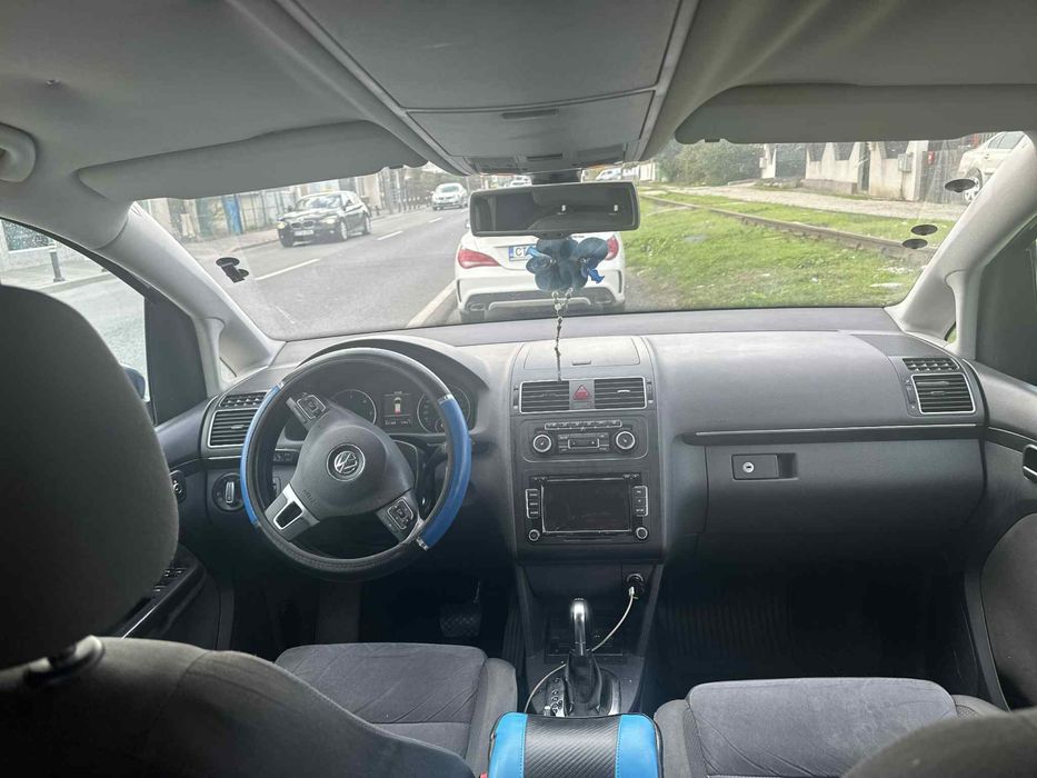 Vand touran 2011 ! Pret negociabil