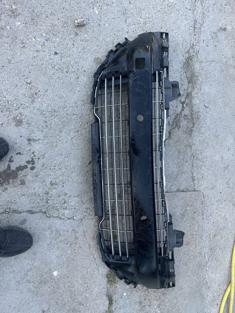 Grilă bară față peugeot 308.