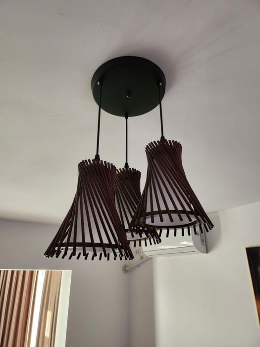 Corp de iluminat 4 bucati cu trei becuri si alte 4 cu un bec