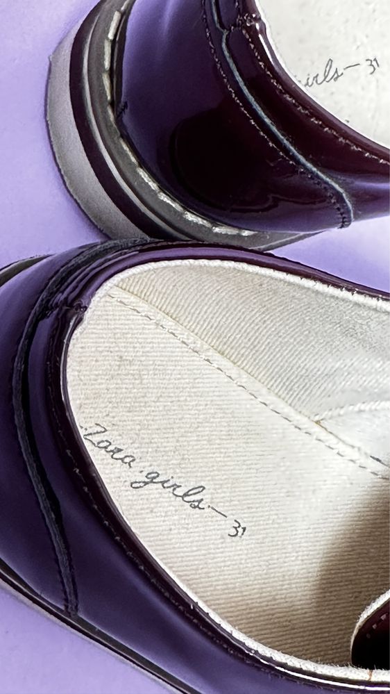 Pantofi de lac cu aplicați de ștrasuri  • ZARA • Nr. 31 EU / 20 cm
