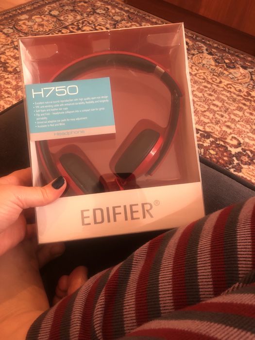 Наушники EDIFIER H750