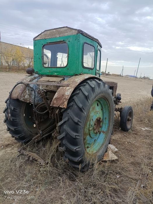 Т 40 сатылады 1 орақты касилкасы граблясы бар барлығы 500000 тенге.