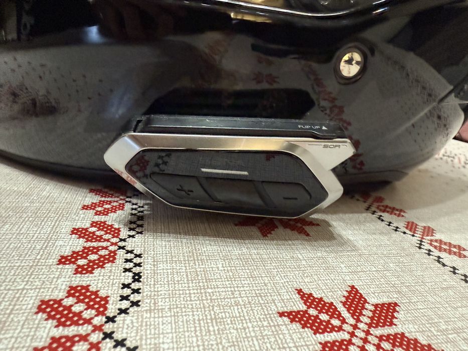 Каска Shark Spartan Carbon RS с интерком Sena Harman Kardon 50R