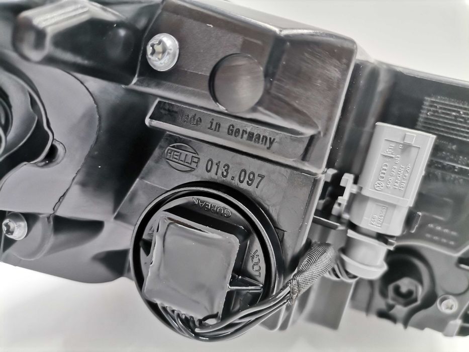 Нов 4N0945208L Audi S8 A8 4N D5 OLED Десен Стоп