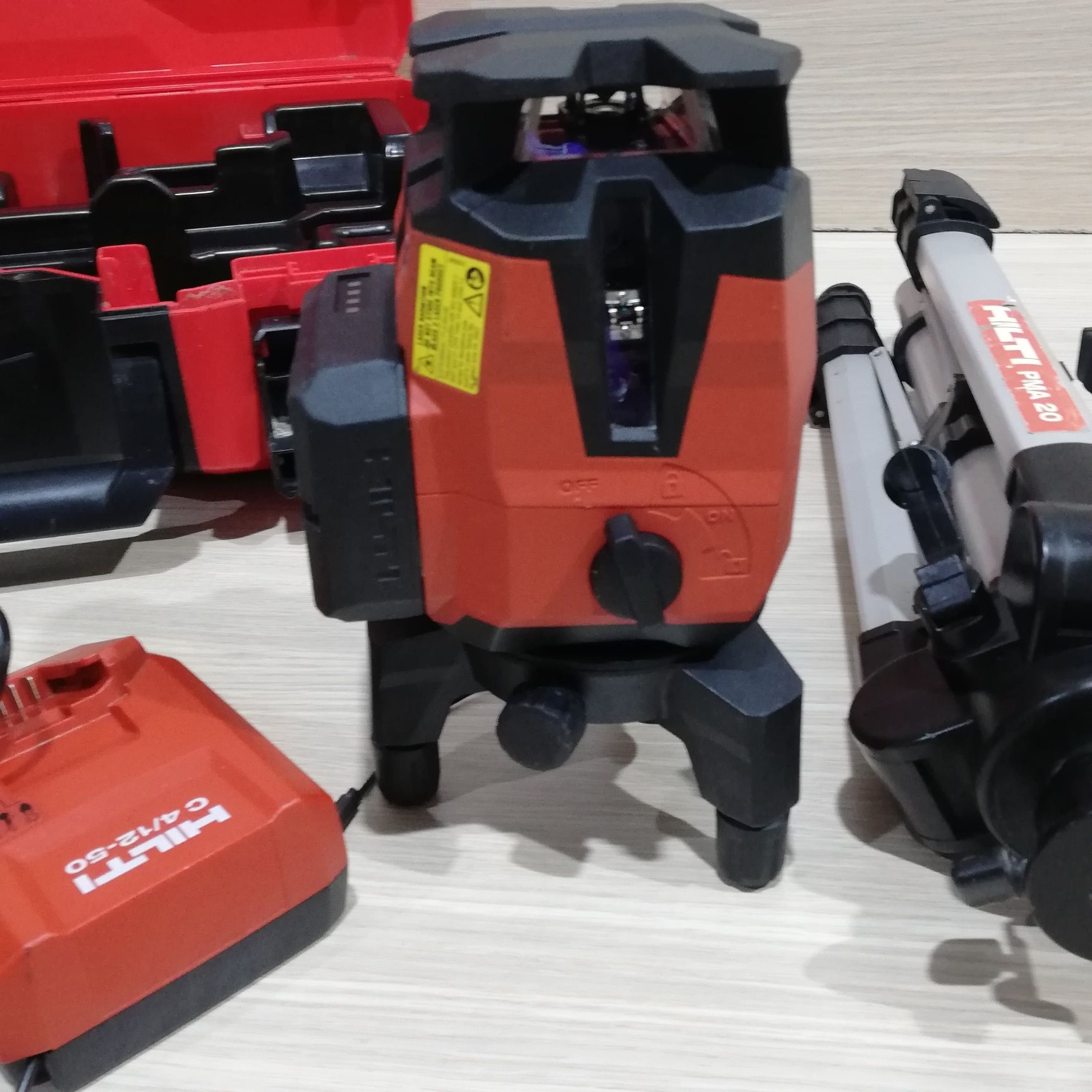 Laser profesional Hilti PM 40-MG