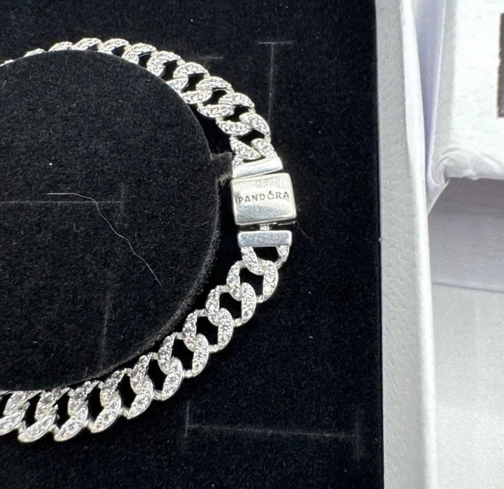 Гривна Пандора|Pandora