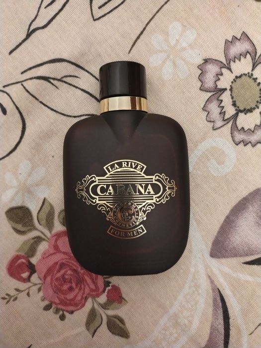 Vând parfum cabana