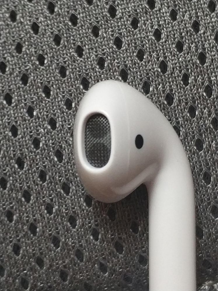 Airpods original 2.1/2.2  правый наушник/Как новый/