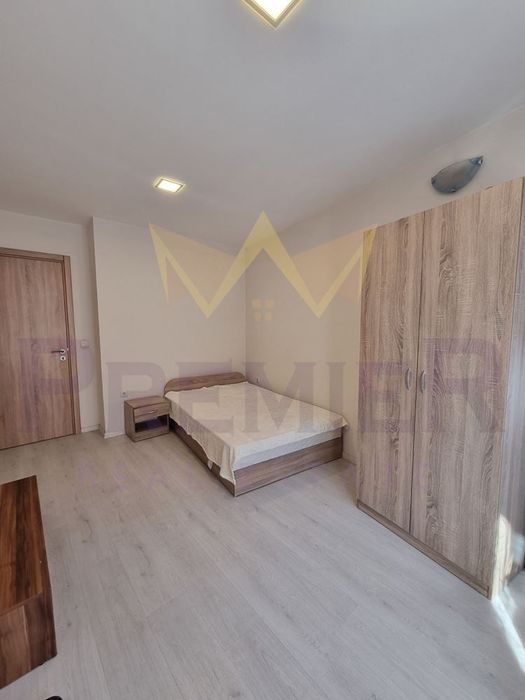 Дава се под наем Тристаен апартамент в Варна, Цветен квартал - 110 кв.м за 612 € - Снимка #5