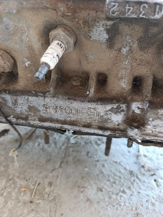 Vaz jiguliga golovka va raspredval sotiladi