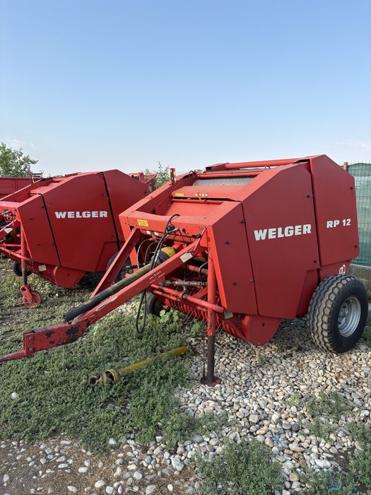 Presa de balotat , balotiera rotundă Claas Rollant 46 , Welger , Deutz