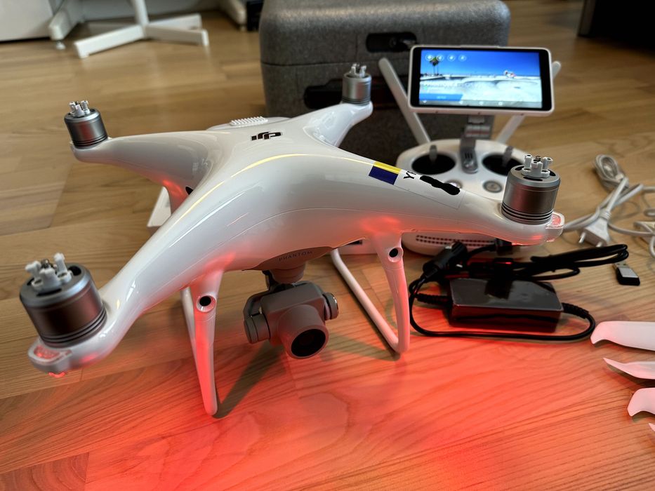 Drona dji Phantom 4 Pro+ V2 Full cutie + multe accesorii