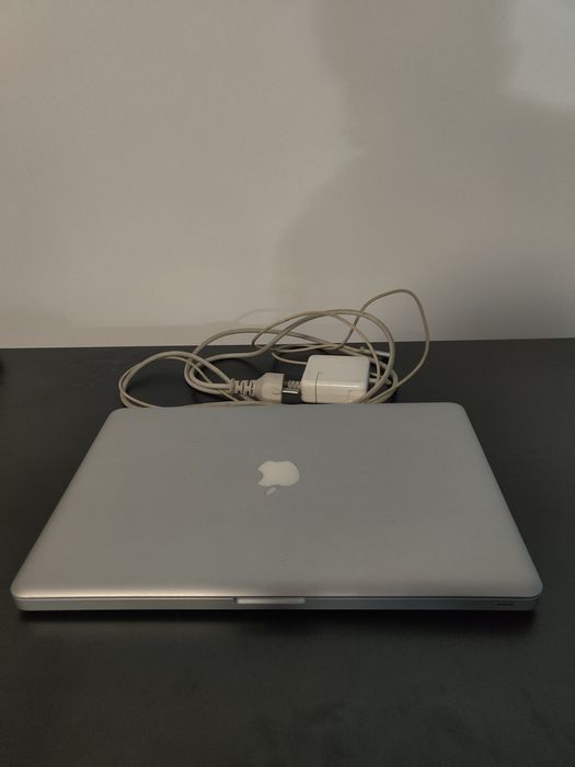 Macbook pro A1286 early 2011 cu i7 - 15 inch