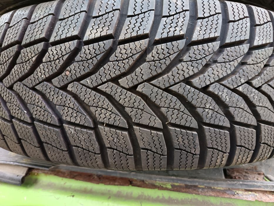 Anvelope MS iarna 225 65 17 nexen 2024 8mm