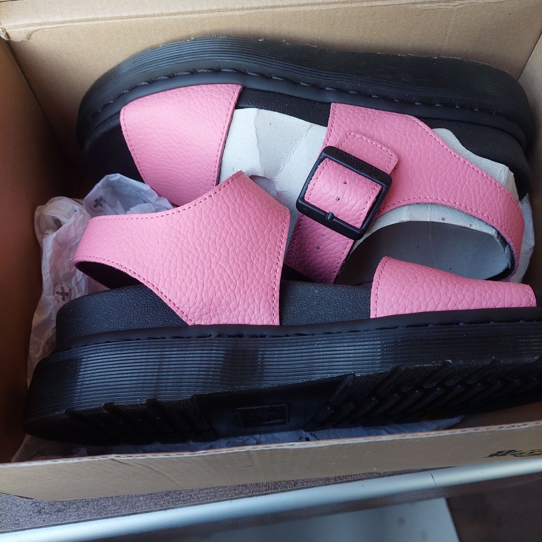 Дамски сандали Gabina и Dr Martens