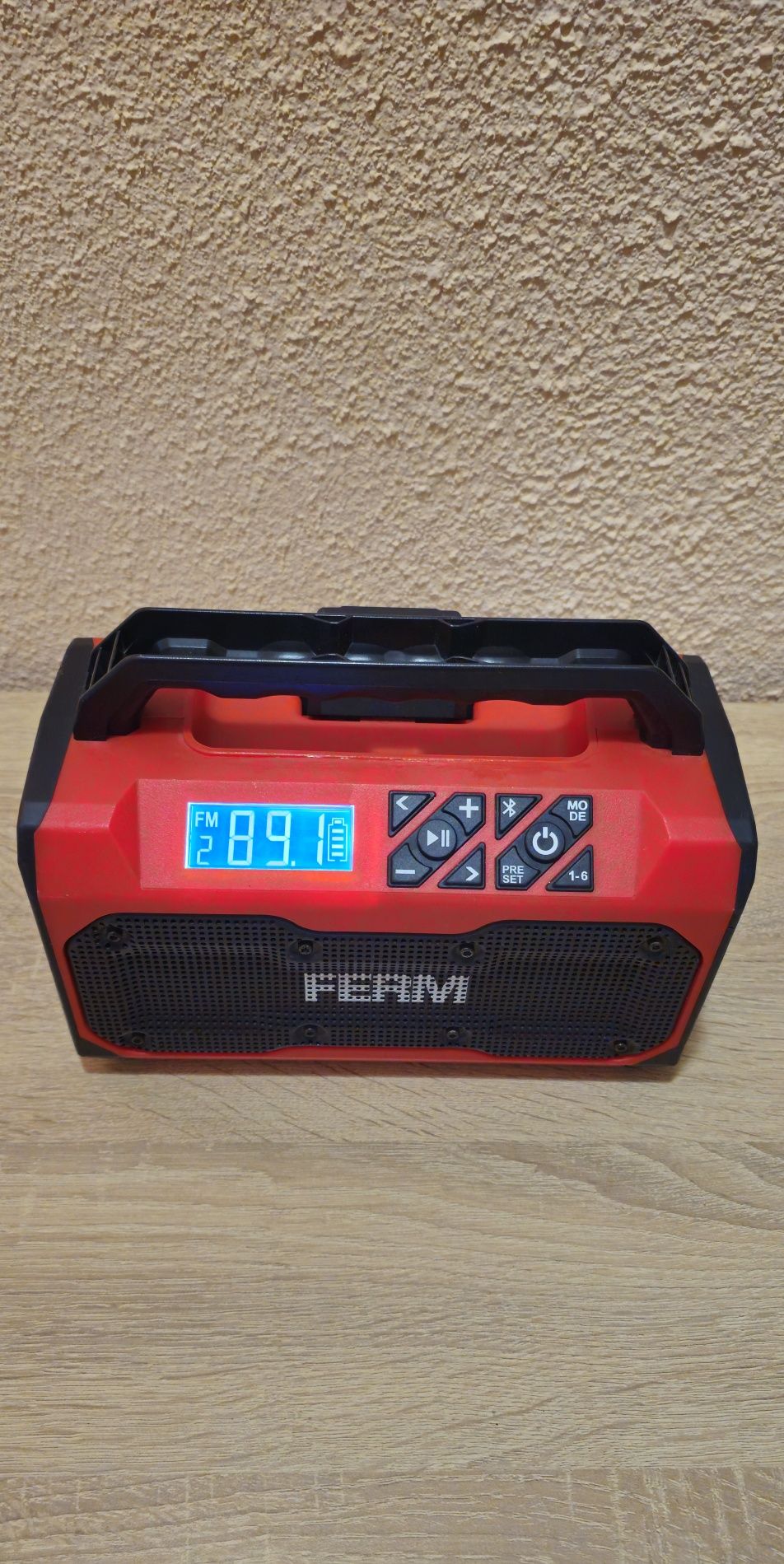 Радио Ferm JRM1001
Безжично строително радио FERM

С 2 стер