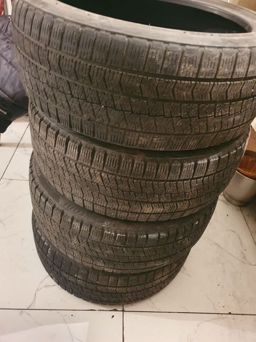 Продам шины Bridgestone, липучка
