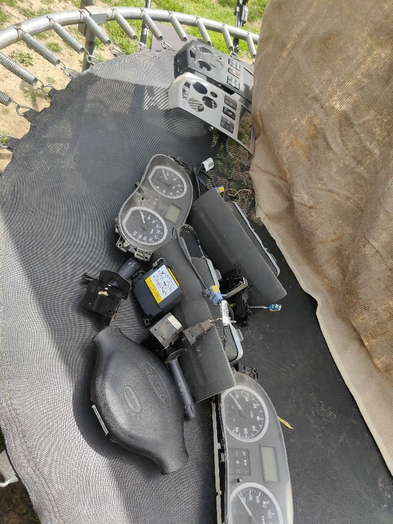 Piese auto Dacia MCV 2007, cârlig, pompa de frână, Airbag-uri