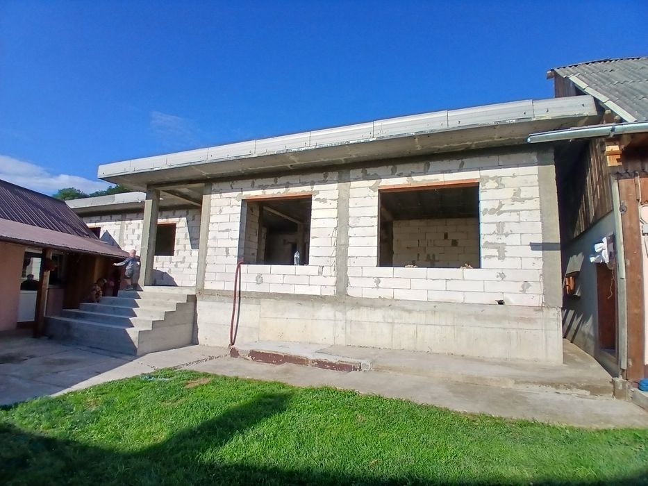 Executăm tot felul de construcții case  de la zero și la roșu consolid