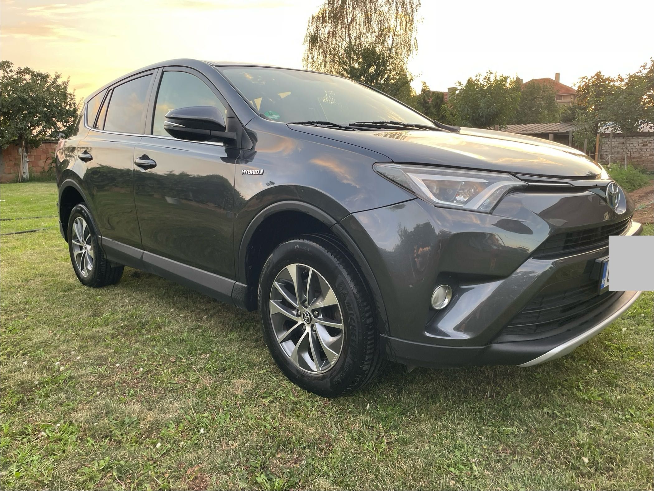 Toyota Rav 4 Hybrid / 2.5