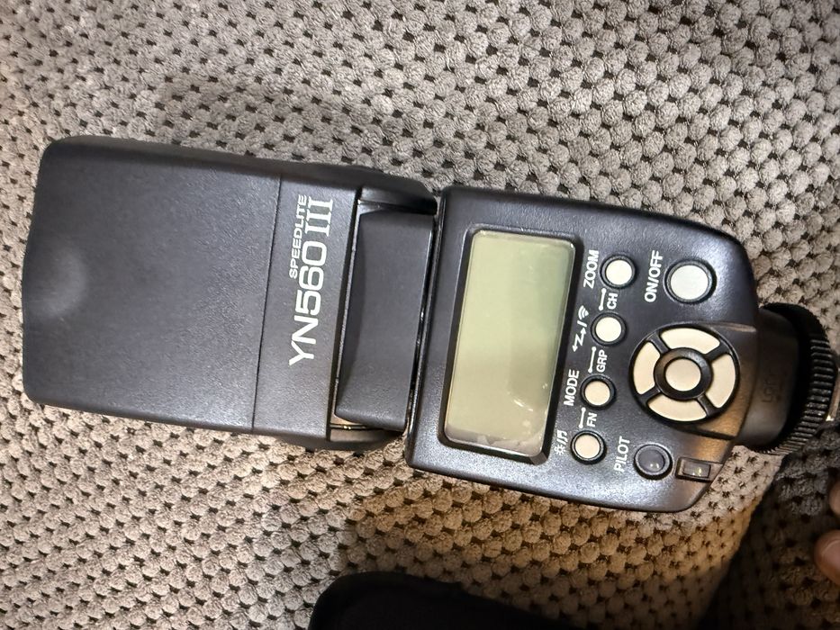 Nikon D5100 cu obiective blitz si rucsac