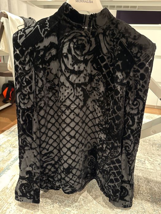 Впечатляваща дамска блуза кадифе BALMAINxHM