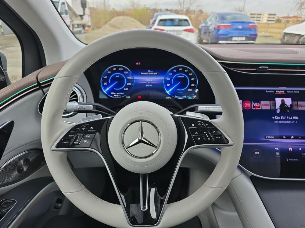 Mercedes EQS SUV