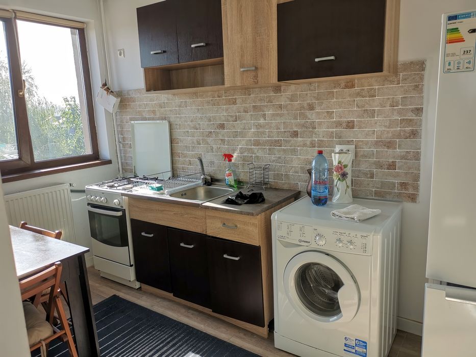 CUG, impecabil, 1 CD, 40 mp, 300 euro / lunar