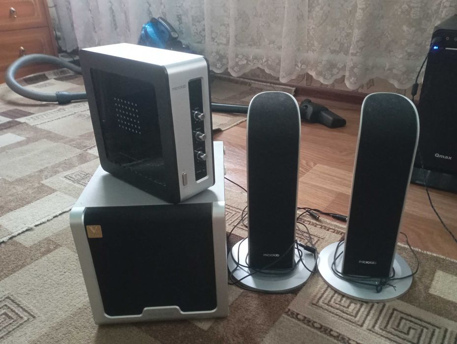 продам акустику MIKROLAB 2.1