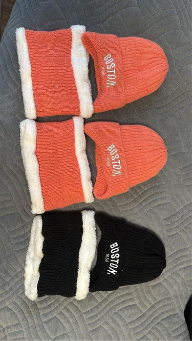 Продам новые детские шапочки 2000