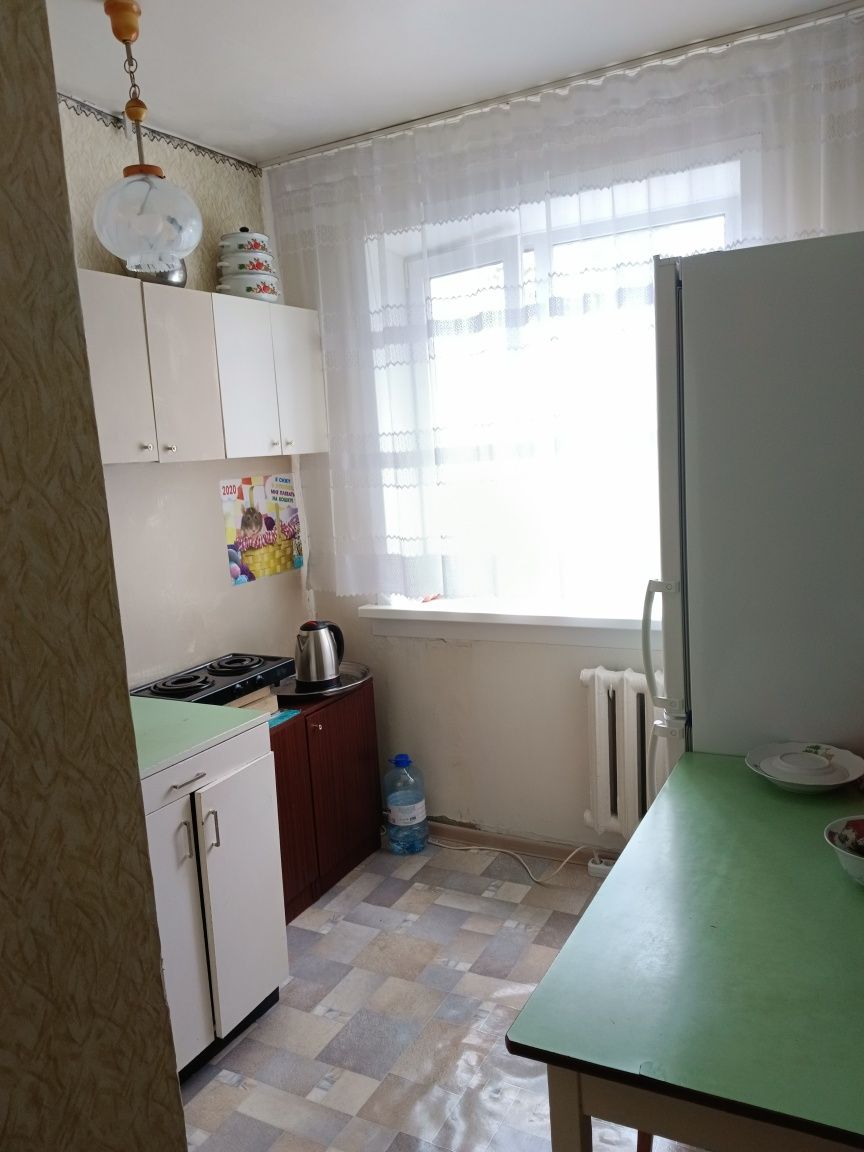 Продам 3 х комн квар. 4 мкр, дом 28, 2 этаж.