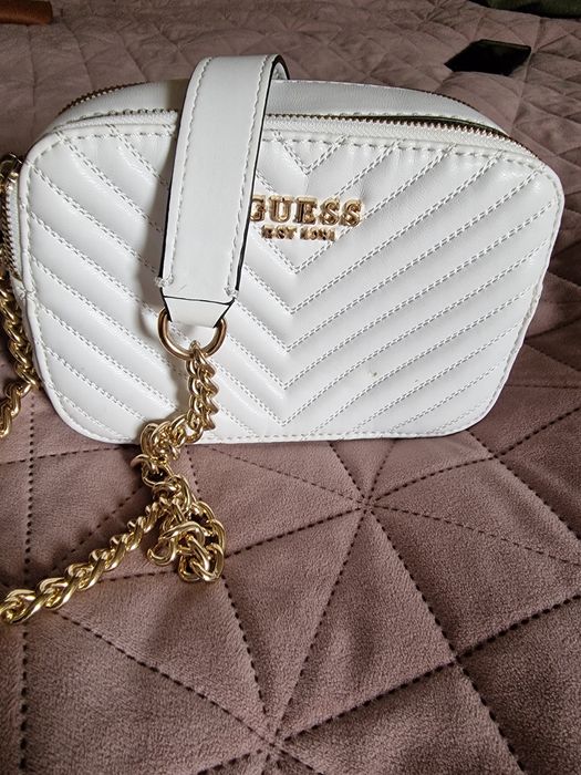 Дамска чанта Guess