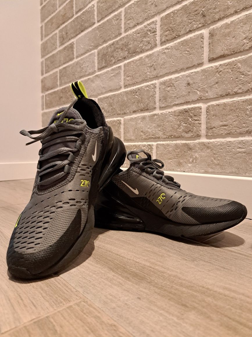 NIKE AIR MAX 270 40 номер