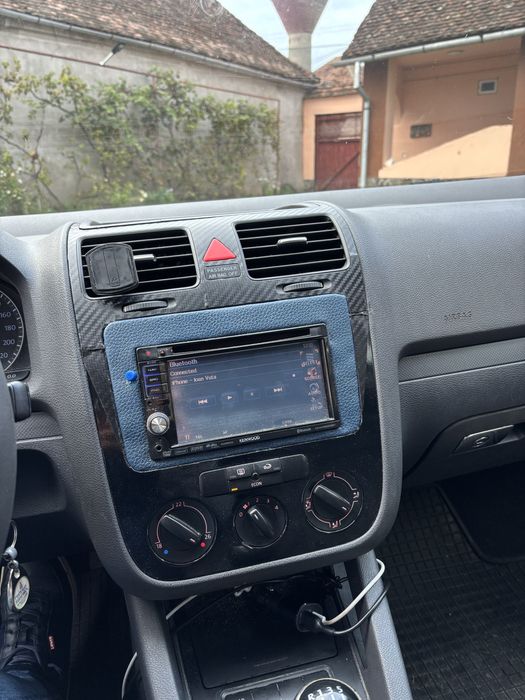 Vând , pentru ca am nevoie de numerele masinii!