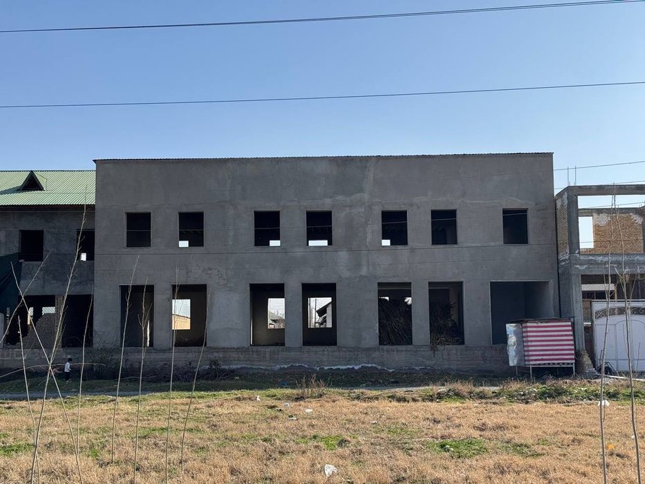 Qo`rg`ontepa tuman Buyuk Zamin Ko`chasida 
2 qavatli Bino sotiladi