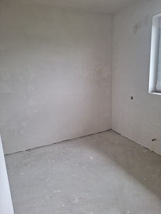 Spatiu comercial, productie, cazare- casa de locuit la 10 km de Oradea