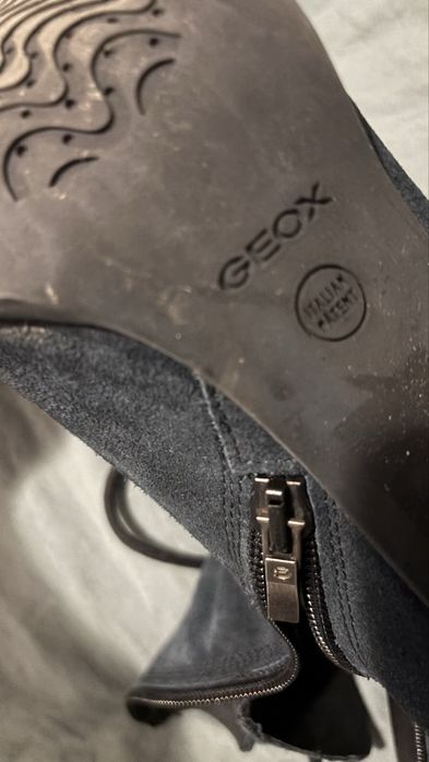 Botine de toamna cu toc de la GEOX