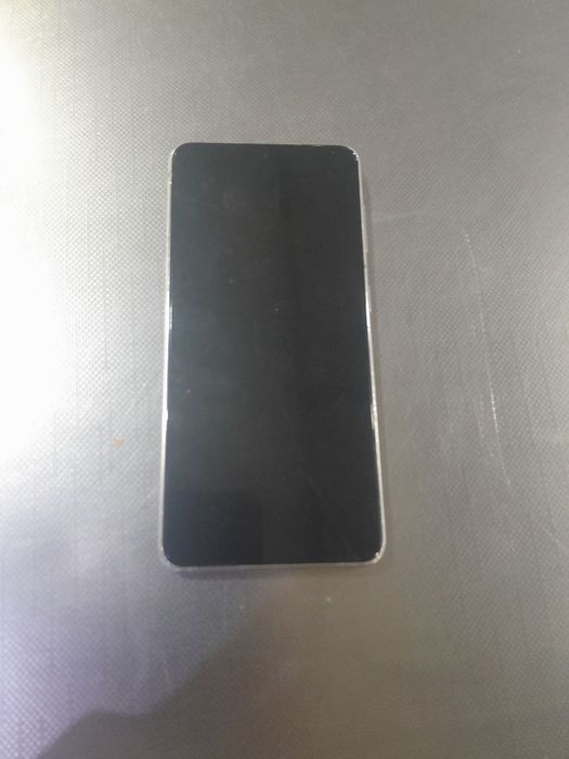 Samsung S21  сатылады