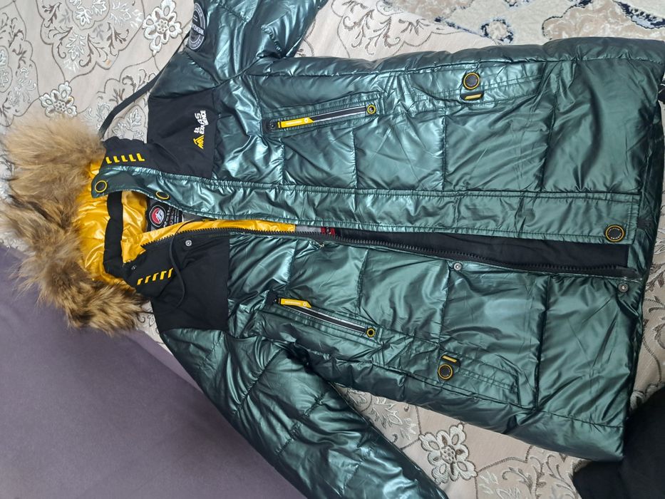 Куртка на мальчика лет 8-12