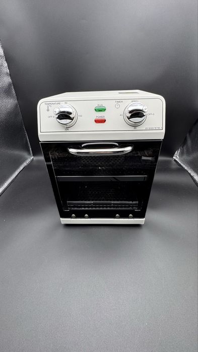 Стерилизатор сухожар шкаф с двумя полками.обьем 8 литра.