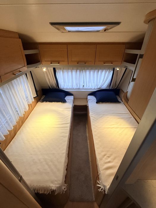 Rulota Knaus Azur 500EU ,an2004,4 pers,Mover automat,baie ,cadita dus