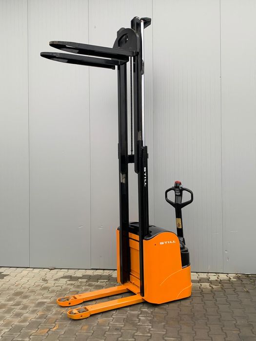De inchiriat transpalet electric